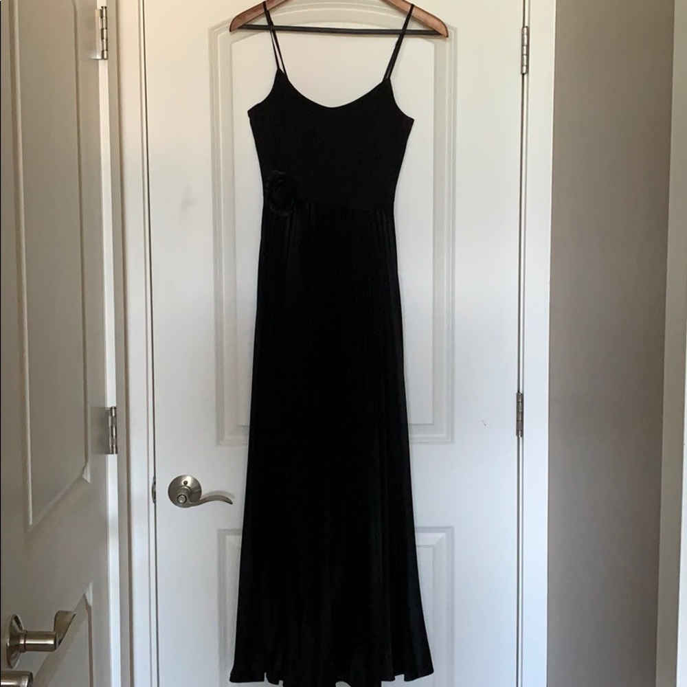 Lillie Rubin Black Formal Pleated Maxi Dress